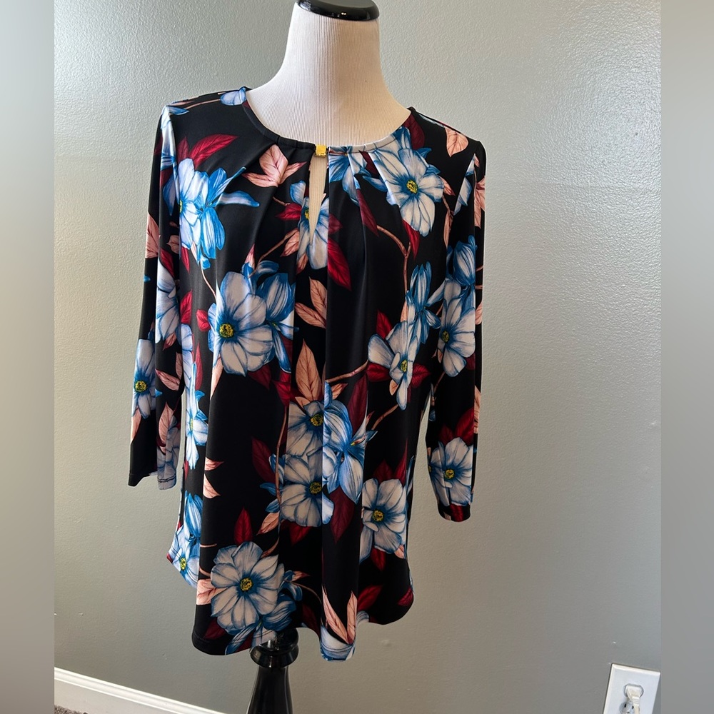 Luz Claiborne career blouse size large‎ floral, print 3/4 sleeves like new
